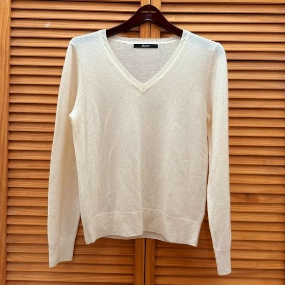 Quince Mongolian Cashmere V-Neck Sweater - Picture 6 of 8